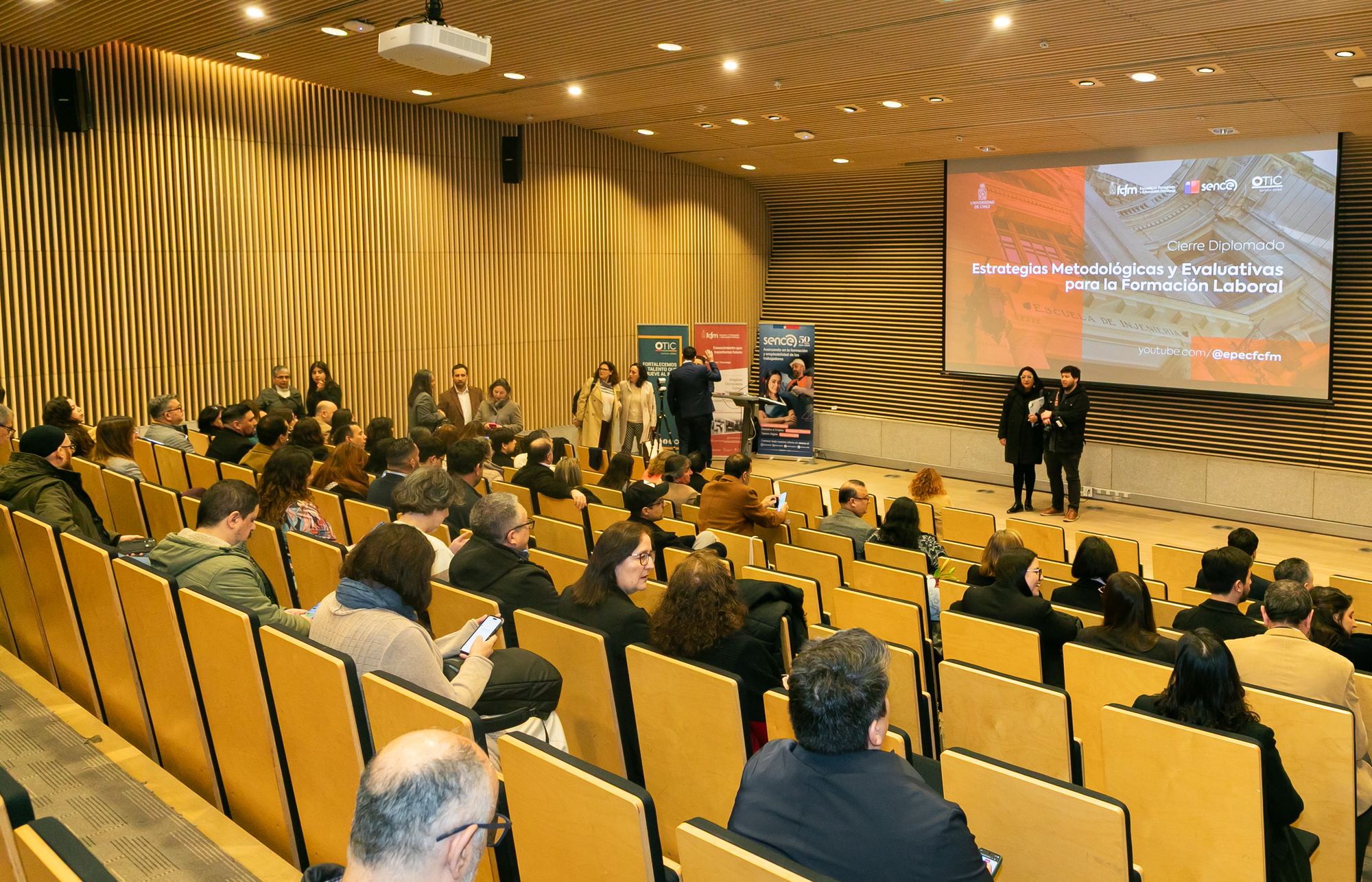 Ceremonia de cierre Diplomado Formación Laboral UChile SENCE