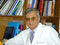Dr. Nelson Lobos Jaimes-Freyre, Director del Departamento de Patología de la Facultad de Odontología de la Universidad de Chile.