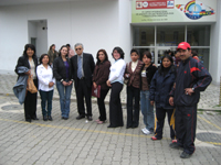 Dr. Nelson Lobos acompañado de asistentes al 1º Simposio Internacional de Cáncer Oral y el 2º Curso de Estomatología y Patología Oral, organizado por el Hospital de Clínicas de La Paz, Bolivia.