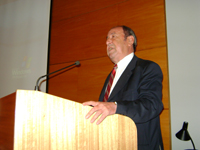 El Decano Julio Ramírez Cádiz se refirió al proceso de envejecimiento que reflejan las tasas de población en Chile.