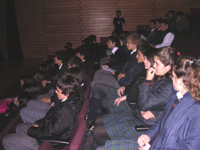 Alumnos del Colegio San Nicolás de Myra que asistieron a la charla disciplinaria de la Facultad de Odontología de la Universidad de Chile.