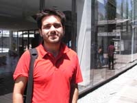 José Cortés, estudiante de Licenciatura en Artes, mención Artes Plásticas de la Universidad de Chile.