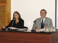El Rector Víctor Pérez encabezó la reunión, en compañía de la Directora Alterna del Proyecto Bicentenario, Loreto Rebolledo.