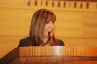 Directora de Pregrado, Prof. Nora Silva