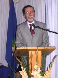 El Rector Víctor Pérez enfatizó que las iniciativas de la Escuela de Graduados en estos 50 años expanden la visión de la Universidad y la Facultad al país y al resto del mundo.