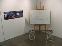 "Pipazo en el aire" está conformada por un atril, una tela con la figura de una pipa, dos bancos, dos lupas (para que la gente se anime a "quemar") y tres fotografías que registran lo sucedido en 2006