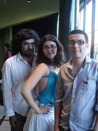 Fueron los estudiantes Juan Andrés Rivera, Claudia González y Felipe Olivares, los encargados de llevar a cabo la propuesta escenográfica y de diseño de "Litoral".