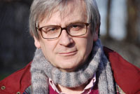Patrice Pavis, invitado especial de este coloquio, es autor de múltiples publicaciones sobre teoría dramática y puesta en escena contemporánea.