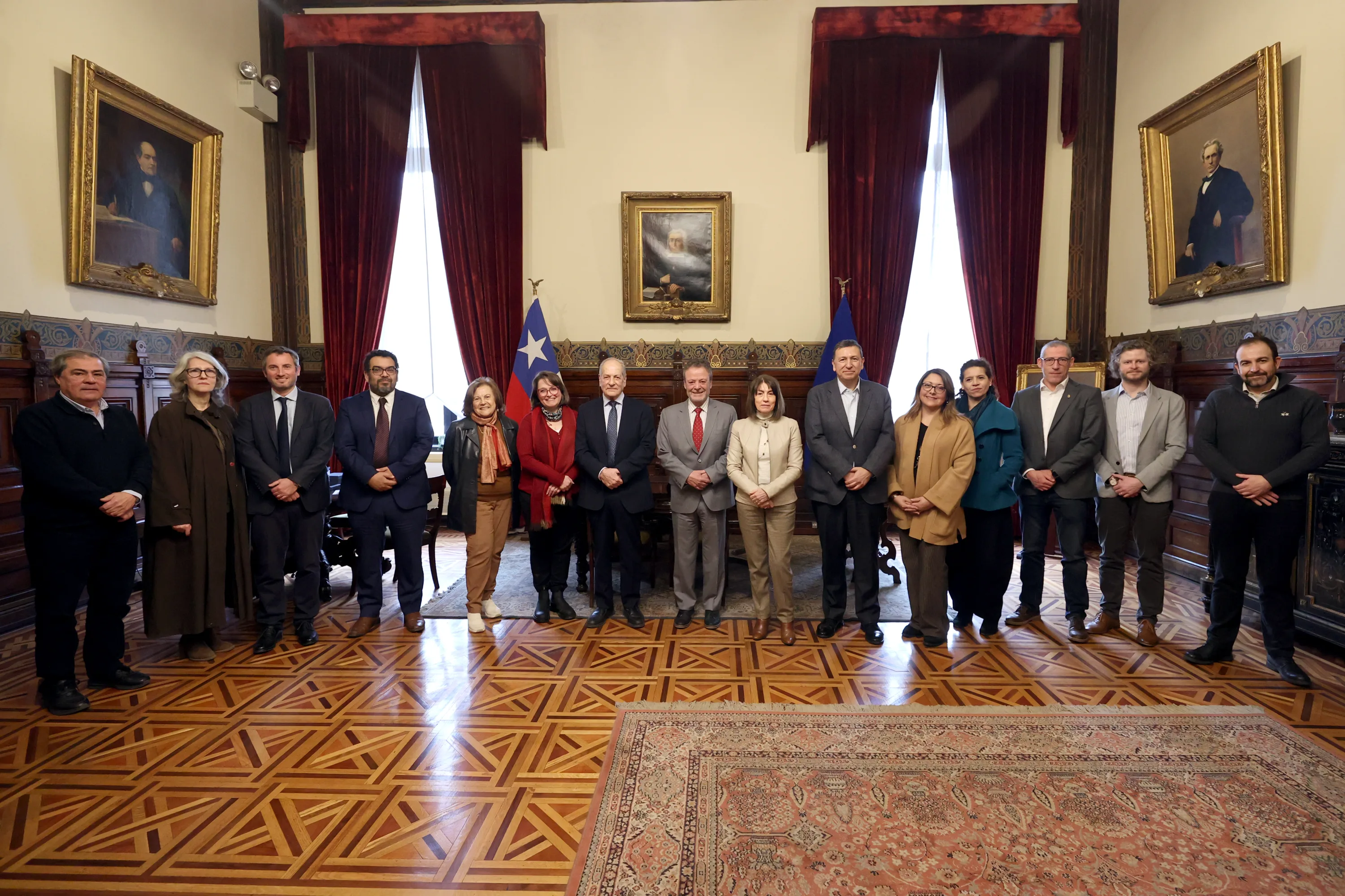 U. de Chile y Asociación de Aseguradores de Chile consolidan colaboración para impulsar el envejecimiento activo y saludable