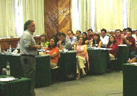 Profesor Eduardo Araya en su exposición sobre Los Desafíos de la Modernización del Estado.