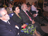 El Prorrector Jorge las Heras junto a la Decana de la Facultad de Medicina, Prof. Dra. Cecilia Sepúlveda, acompañaron a las autoridades de la Facultad de Odontología durante la ceremonia.
