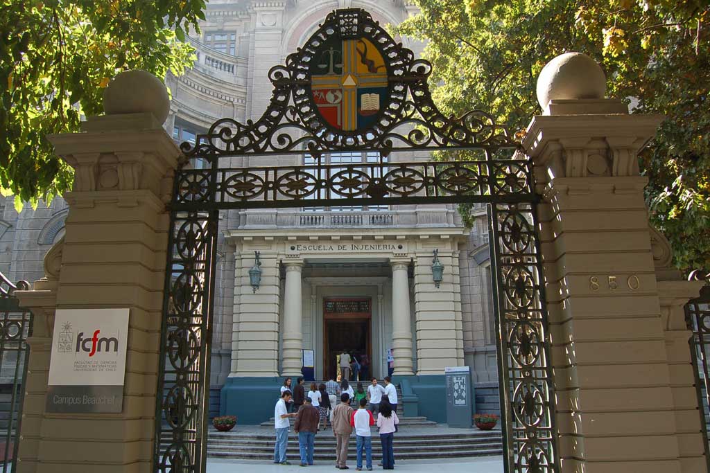La Facultad de Ciencias Físicas y Matemáticas en imágenes - Universidad ...