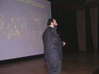 El Prof. Dr. Juan Carlos Salinas dictó la charla "Dolor Orofacial y Bruxismo" durante la realización de la Feria Siad 2008, en el Centro Cívico de la Municipalidad de Vitacura.