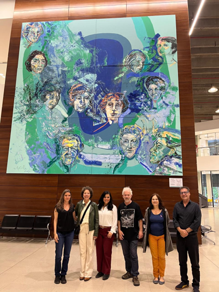 La Dra. Valeria Levi, Vicedecana de la Facultad de Ciencias Exactas y Naturales, la Sra. Margarita Ahumada, Directora de la Dirección de Relaciones Internacionales FMED-UCH, la Dra. Fabiola Osorio, Profesora Asociada del Núcleo Interdisciplinario de Farmacología e Inmunología del ICBM, el Profesor Alejandro Colman del Departamento de Fisiología y Biología Molecular (FBMC), la Dra Adali Pecci, Directora IFIBYNE, y  Dr. Emilio A. Herrera, Director del ICBM, en su visita a la Facultad de Ciencias Exactas y Naturales de la UBA. 