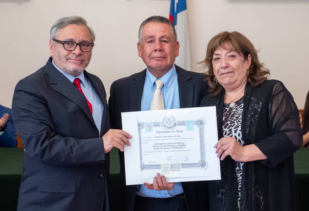 En enero pasado, se hizo entrega a los padres de Francisco Núñez el Grado Académico Póstumo y Simbólico.