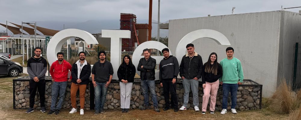 Estudiantes de Ingeniería Civil en CTEC