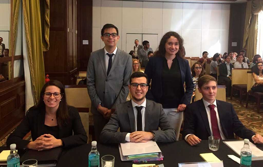 Los estudiantes que representaron a la Universidad de Chile en el Jessup 2020, durante las rondas nacionales realizadas en enero pasado.