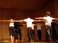 Con demostraciones de ejercicios y dos coreografías, los bailarines colombianos continuaron exhibiendo parte del trabajo que realizan en Cartagena de Indias.