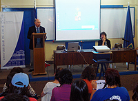 El Decano de la Facultad de Filosofía y Humanidades, Profesor Jorge Hidalgo, dio la bienvenida a los alumnos y los impulsó a continuar el camino de Andrés Bello.