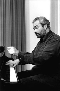 El destacado pianista y académico de la Facultad de Artes, Jorge Pepi-Alos, se presentará el jueves 22 en una nueva fecha de la Temporada Oficial de Conciertos en la sala Isidora Zegers. 