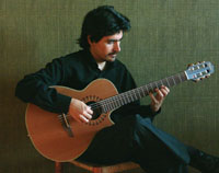 Mauricio Gutiérrez, profesor de guitarra del Programa Vespertino de Música de la Facultad de Artes, obtuvo el financiamiento estatal necesario para editar su primer disco solista.