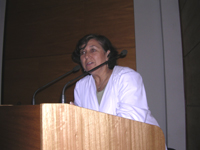 La Dra. Gisela Zillmann destacó el progreso de la calidad de los trabajos presentados por los alumnos de 4º Año de Odontología en la Chile.