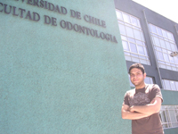 Pablo Meneses, primer seleccionado de Odontología, durante la Admisión 2009.