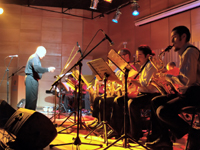 "La Mayor Big Band", dirigida por el trombonista de la Orquesta Sinfónica de Chile, Óscar Lucero, se presenta en la sala Isidora Zegers el miércoles 14 de mayo a las 19:30 hrs. 