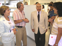 Los asistentes a la reunión realizaron un recorrido por las instalaciones de la Clínica Odontológica.
