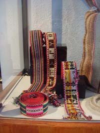 Esta exposición está compuesta por piezas de Arte Textil de todo América Latina.