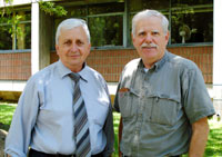 El Dr. Abrahamson en su visita a la Facultad, junto al Prof. Manuel Rodríguez, director alterno del proyecto FONDEF.