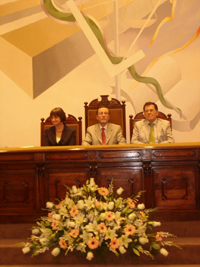 En el Salón de Honor de la Casa Central y con la presencia del Rector Víctor Pérez Vera, la Prorrectora Rosa Devés Alessandri y el Vicerrector Patricio Aceituno Gutiérrez se llevó a cabo la ceremonia.